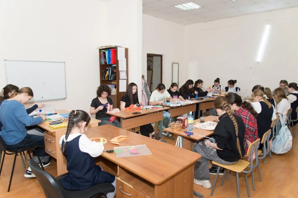 «Весеннее настроение». Во Владикавказе прошел IV Муниципальный конкурс декоративно-прикладного искусства «Весеннее настроение», посвященный Году единства народов России