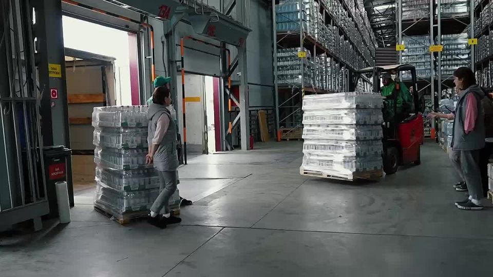 Компания «Бавария» выходит на международный уровень: первую партию воды «Тбау» отправили в Саудовскую Аравию
