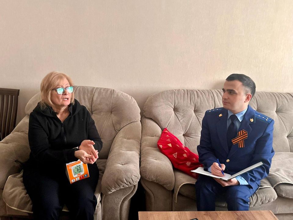 Прокуратурой Затеречного района г. Владикавказа в рамках работы мобильной приемной совместно с работниками территориального комплексного центра социального обслуживания населения проведен личный прием граждан, являющихся... Прокуратурой Затеречного района г. Владикавказа в рамках работы мобильной приемной совместно с работниками территориального комплексного центра социального обслуживания населения проведен личный прием граждан, являющихся...