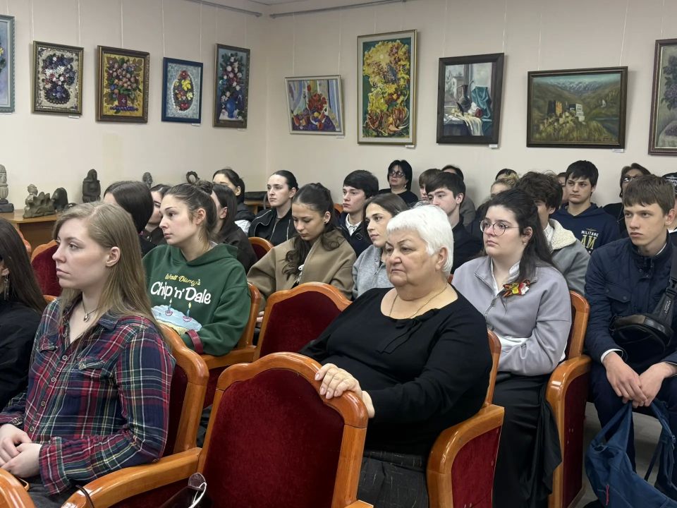 В Республиканском доме народного творчества РСО-Алания состоялось торжественное открытие Республиканской выставки народного творчества «Путь к Победе» В Республиканском доме народного творчества РСО-Алания состоялось торжественное открытие Республиканской выставки народного творчества «Путь к Победе»