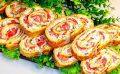 Нежный рулет из кабачков с сыром и томатами: свежая закуска для вашего стола