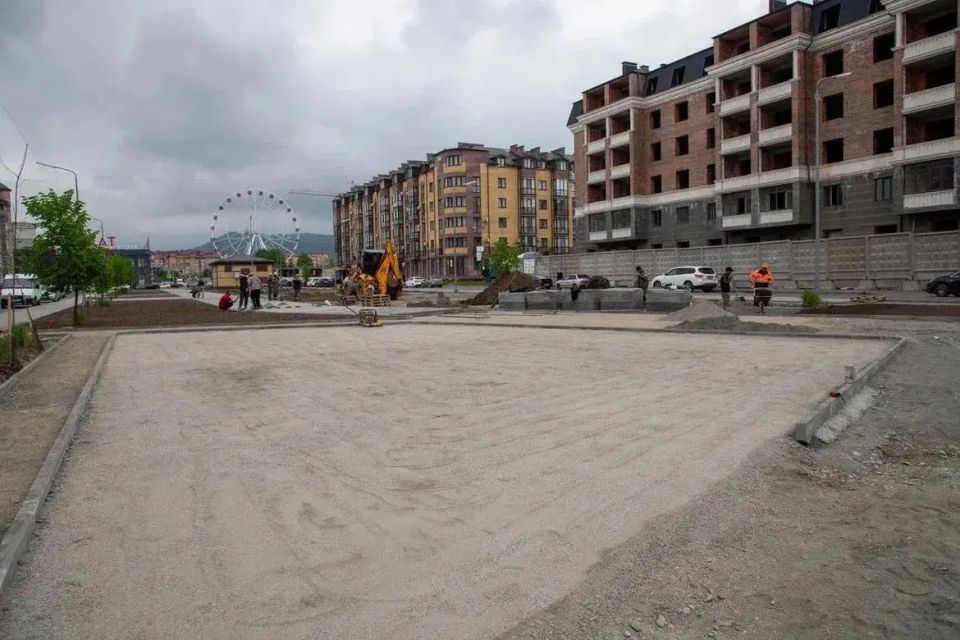В Московском микрорайоне Владикавказа по нацпроекту благоустраивают новую аллею В Московском микрорайоне Владикавказа по нацпроекту благоустраивают новую аллею