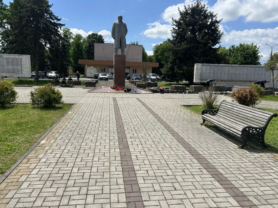 В Ардонском муниципальном районе Республики Северная Осетия-Алания в рамках реализации федерального проекта «Формирование комфортной городской среды» национального проекта «Инфраструктура для жизни» началось благоустройство... В Ардонском муниципальном районе Республики Северная Осетия-Алания в рамках реализации федерального проекта «Формирование комфортной городской среды» национального проекта «Инфраструктура для жизни» началось благоустройство...