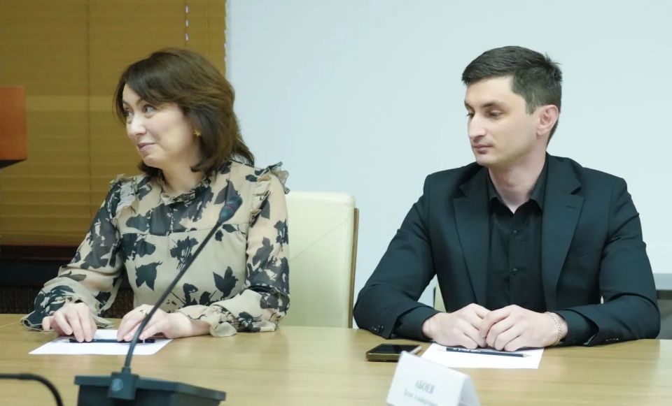 Глава РСО – Алания Сергей Меняйло встретился с победителями второго грантового конкурса 2026 года Президентского фонда культурных инициатив (ПФКИ) из Северной Осетии Глава РСО – Алания Сергей Меняйло встретился с победителями второго грантового конкурса 2026 года Президентского фонда культурных инициатив (ПФКИ) из Северной Осетии