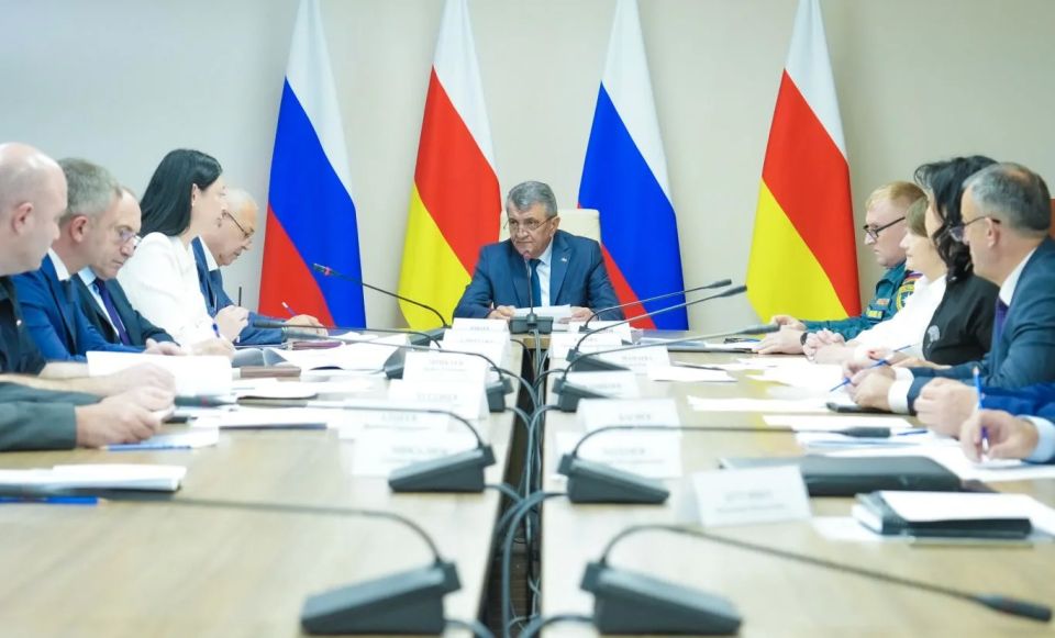 Глава РСО – Алания Сергей Меняйло провел заседание республиканской Комиссии по предупреждению и ликвидации чрезвычайных ситуаций и обеспечению пожарной безопасности