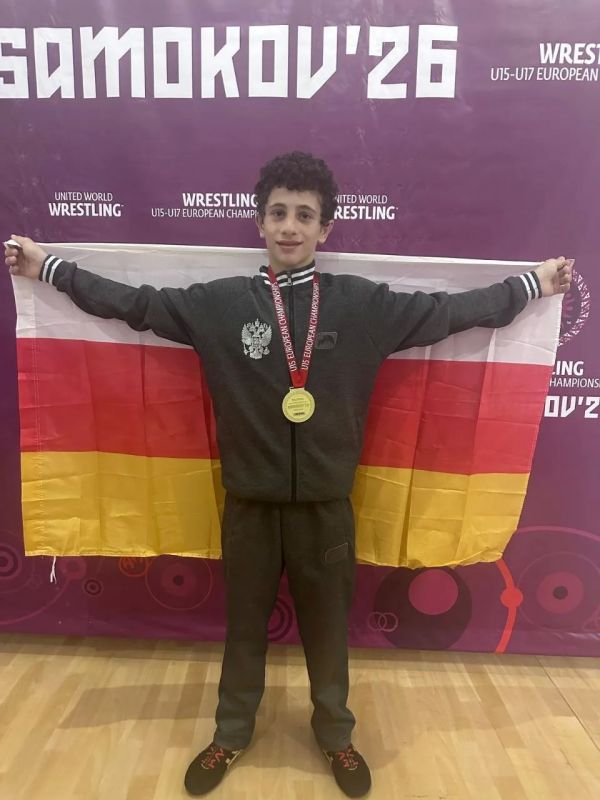 Феликс Туаев - победитель первенства Европы по греко-римской борьбе U-15 Феликс Туаев - победитель первенства Европы по греко-римской борьбе U-15