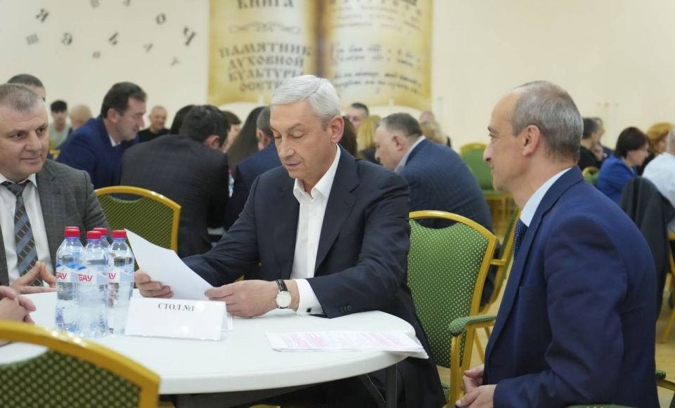 Председатель Правительства РСО – Алания Борис Джанаев принял участие в мероприятии республиканского проекта «Управленческие практики органов исполнительной власти», которое прошло на площадке Национальной научной библиотеки Председатель Правительства РСО – Алания Борис Джанаев принял участие в мероприятии республиканского проекта «Управленческие практики органов исполнительной власти», которое прошло на площадке Национальной научной библиотеки