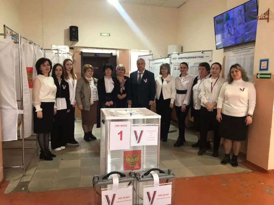 Продолжаем рубрику. #КомандаИК15: лица избирательной системы, в которой рассказываем о людях, чья преданность профессии, ответственность и любовь к своему делу становятся примером для окружающих Продолжаем рубрику. #КомандаИК15: лица избирательной системы, в которой рассказываем о людях, чья преданность профессии, ответственность и любовь к своему делу становятся примером для окружающих