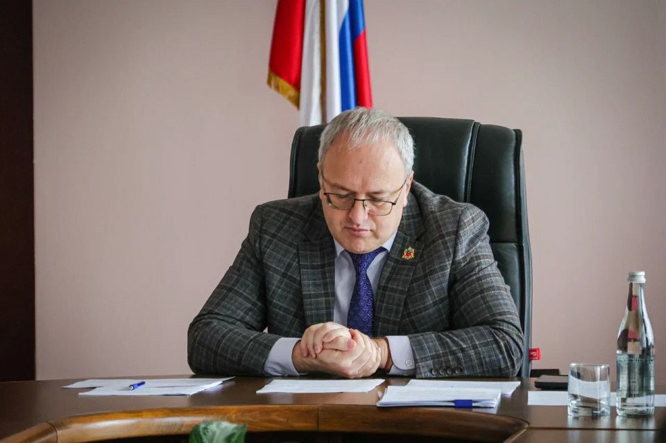 В мэрии Владикавказа под председательством первого заместителя главы АМС города Зураба Дзоблаева прошло заседание Комиссии по предупреждению и ликвидации чрезвычайных ситуаций и обеспечению пожарной безопасности МО... В мэрии Владикавказа под председательством первого заместителя главы АМС города Зураба Дзоблаева прошло заседание Комиссии по предупреждению и ликвидации чрезвычайных ситуаций и обеспечению пожарной безопасности МО...