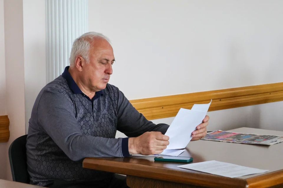 В мэрии Владикавказа под председательством первого заместителя главы АМС города Зураба Дзоблаева прошло заседание Комиссии по предупреждению и ликвидации чрезвычайных ситуаций и обеспечению пожарной безопасности МО... В мэрии Владикавказа под председательством первого заместителя главы АМС города Зураба Дзоблаева прошло заседание Комиссии по предупреждению и ликвидации чрезвычайных ситуаций и обеспечению пожарной безопасности МО...