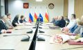 Сергей Меняйло вручил награды жителям Северной Осетии в преддверии Дня России