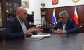 Глава РСО – Алания Сергей Меняйло встретился с директором Центра историко-культурного просвещения «Отечество», председателем республиканского отделения движения «Клубы исторической реконструкции России» Эльбрусом Теховым.