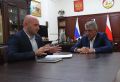 Обсудили с директором Центра историко-культурного просвещения «Отечество» Эльбрусом Теховым реализацию нескольких успешных проектов по военно-патриотическому воспитанию молодёжи и сохранению ратной истории нашей страны