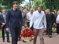 На Аллее Славы проходит церемония открытия памятника народному артисту России Булату Газданову, приуроченная к его 90-летию