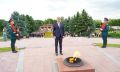 Глава РСО – Алания Сергей Меняйло в День памяти и скорби возложил цветы к подножию Мемориала Славы во Владикавказе
