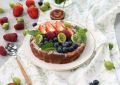 Нежная запеканка с маком и ягодами: сладкий вкус, который вдохновляет
