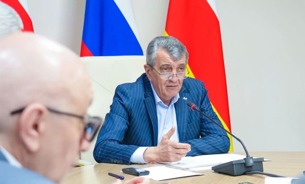 Глава РСО – Алания Сергей Меняйло провел совещание по ситуации, складывающейся на топливно-энергетическом рынке Глава РСО – Алания Сергей Меняйло провел совещание по ситуации, складывающейся на топливно-энергетическом рынке