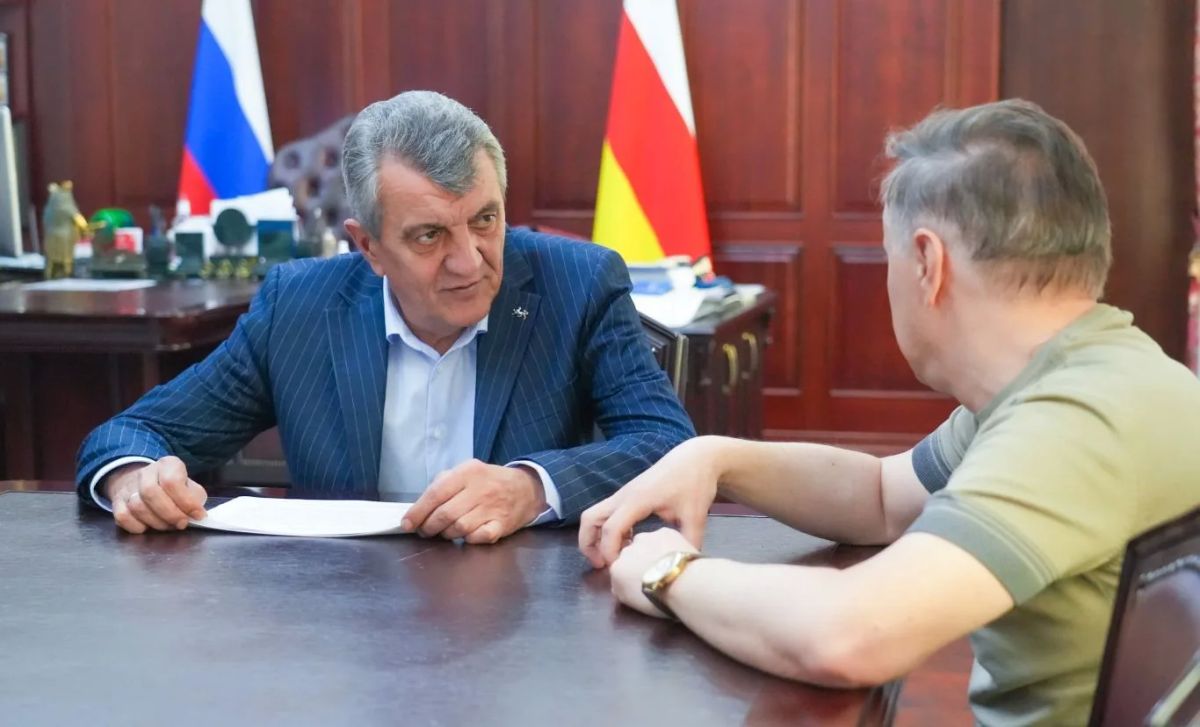 Глава РСО – Алания Сергей Меняйло встретился с директором Государственного академического театра имени Евгения Вахтангова Кириллом Кроком Глава РСО – Алания Сергей Меняйло встретился с директором Государственного академического театра имени Евгения Вахтангова Кириллом Кроком
