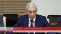 Борис Джанаев и начальник контрольного департамента аппарата полпреда Президента в СКФО Сергей Никитин провели совещание, посвященное исполнению поручений Главы государства