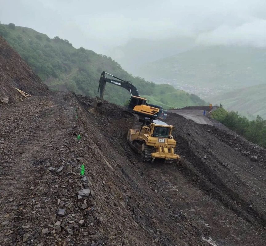 На дороге Гизель – Кармадон – Даргавс – Дзуарикау установят подпорные стены и построят четыре моста На дороге Гизель – Кармадон – Даргавс – Дзуарикау установят подпорные стены и построят четыре моста