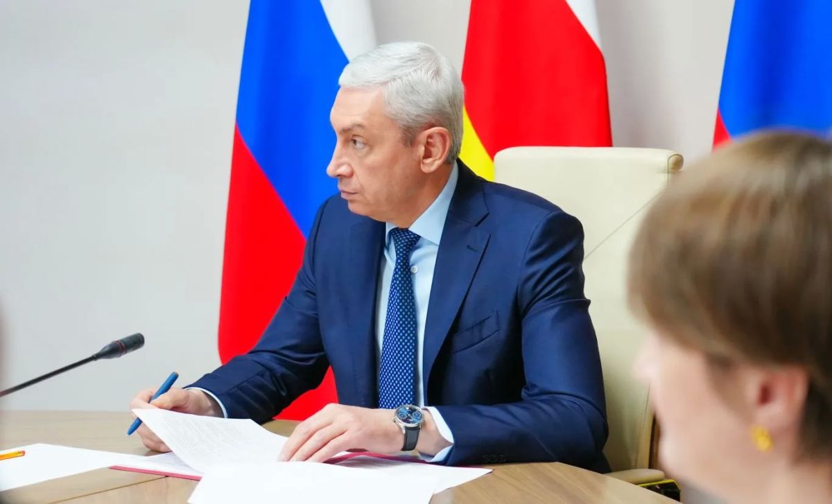 Председатель РСО – Алания Борис Джанаев провел совещание, на котором обсудили реализацию программ в сфере спорта Председатель РСО – Алания Борис Джанаев провел совещание, на котором обсудили реализацию программ в сфере спорта