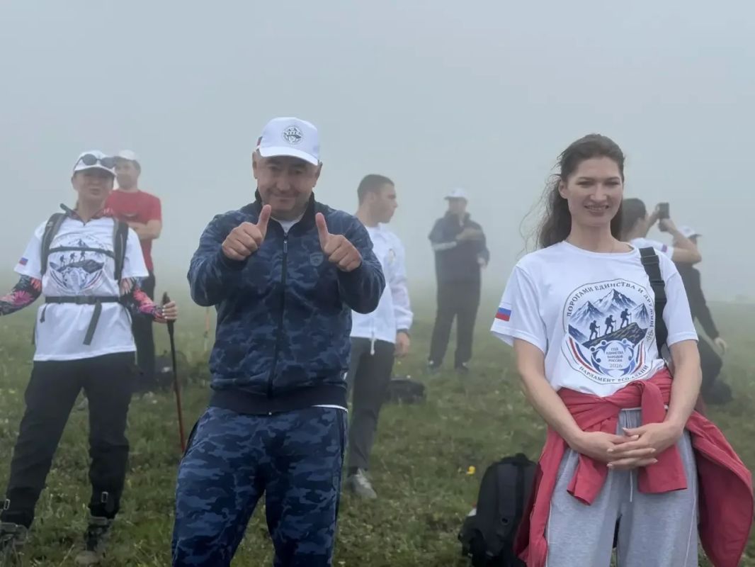 Депутаты Парламента РСО-Алания во главе с Таймуразом Тускаевым вместе с коллегами из законодательных собраний Чеченской Республики и Кабардино-Балкарии совершили восхождение на горную вершину Лахуран-Хох Северной Осетии Депутаты Парламента РСО-Алания во главе с Таймуразом Тускаевым вместе с коллегами из законодательных собраний Чеченской Республики и Кабардино-Балкарии совершили восхождение на горную вершину Лахуран-Хох Северной Осетии