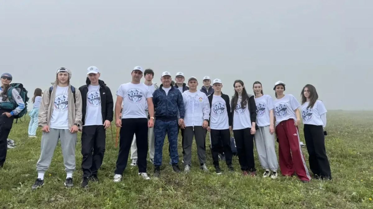 Депутаты Парламента РСО-Алания во главе с Таймуразом Тускаевым вместе с коллегами из законодательных собраний Чеченской Республики и Кабардино-Балкарии совершили восхождение на горную вершину Лахуран-Хох Северной Осетии Депутаты Парламента РСО-Алания во главе с Таймуразом Тускаевым вместе с коллегами из законодательных собраний Чеченской Республики и Кабардино-Балкарии совершили восхождение на горную вершину Лахуран-Хох Северной Осетии