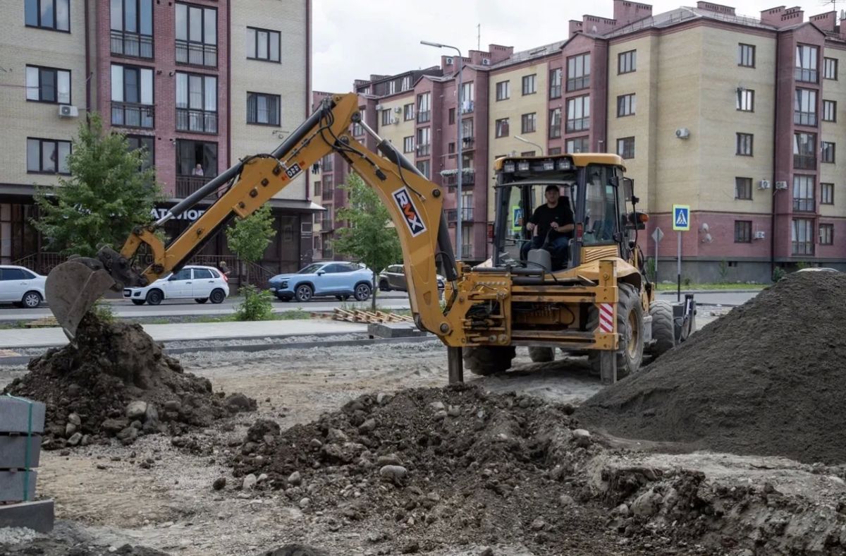 Продолжаем благоустраивать аллею в Московском микрорайоне по ул. Шамиля Джикаева Продолжаем благоустраивать аллею в Московском микрорайоне по ул. Шамиля Джикаева