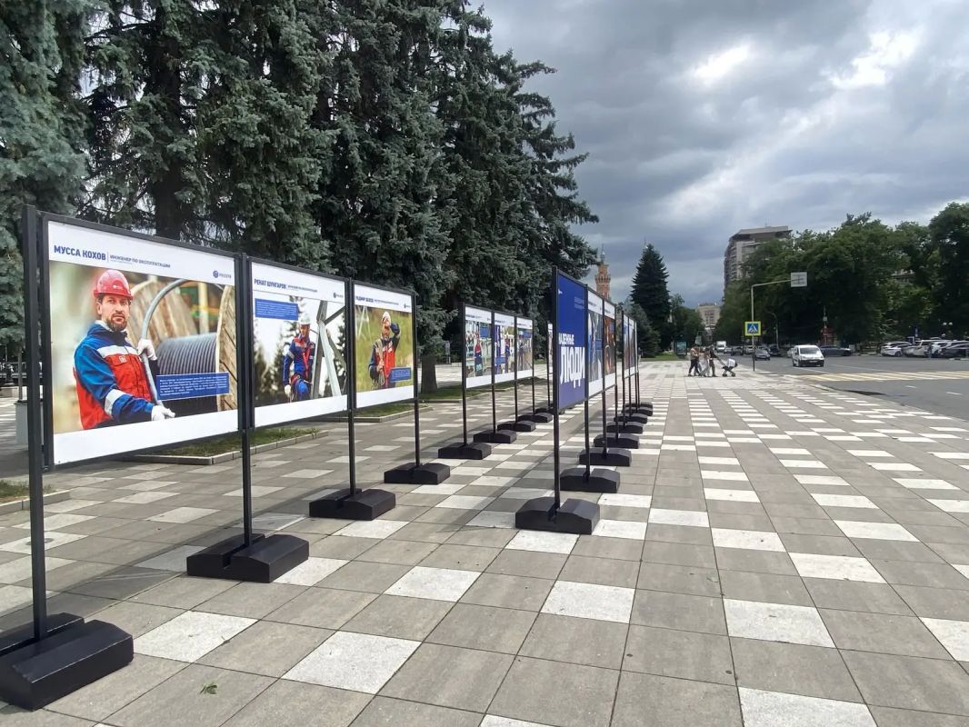 Энергетика в лицах: во Владикавказе открылась фотовыставка «Надежные люди» Энергетика в лицах: во Владикавказе открылась фотовыставка «Надежные люди»