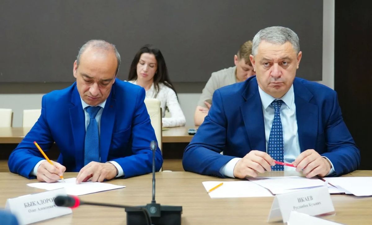 Председатель Правительства РСО – Алания Борис Джанаев провел совещание по вопросам развития сельского хозяйства в республике Председатель Правительства РСО – Алания Борис Джанаев провел совещание по вопросам развития сельского хозяйства в республике