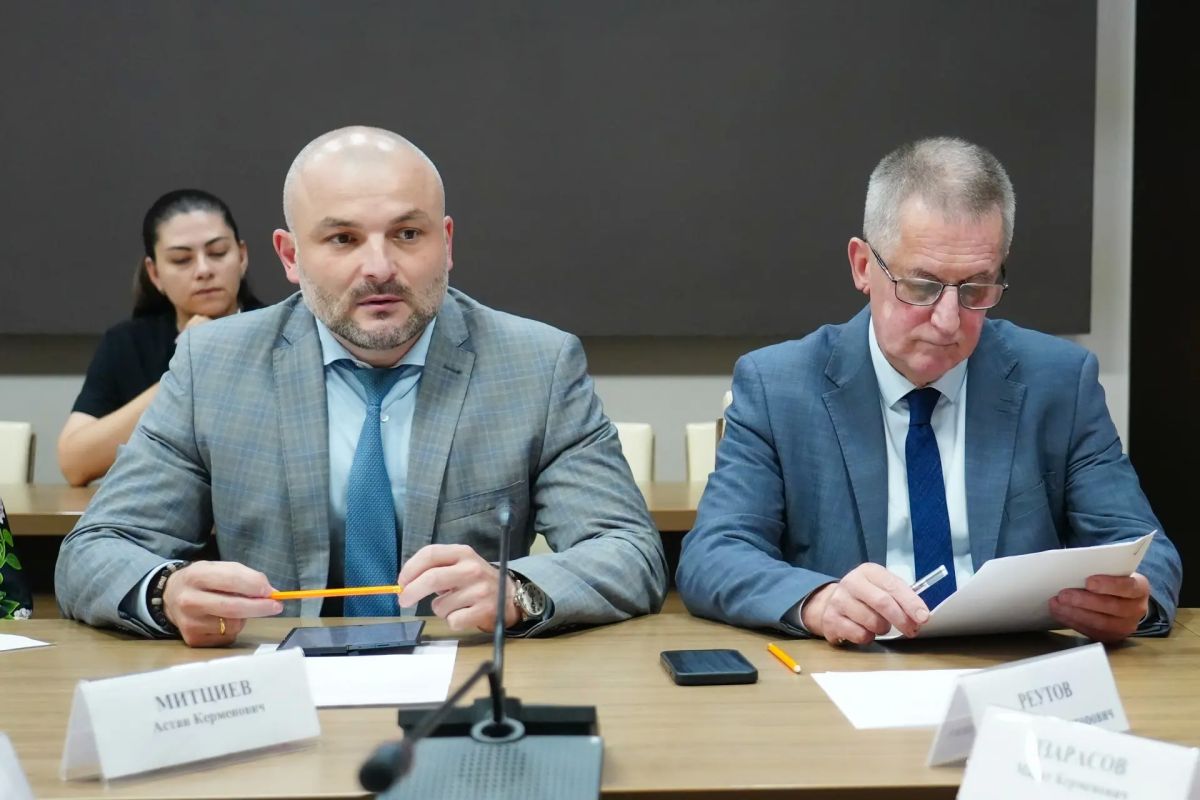 Председатель Правительства РСО – Алания Борис Джанаев провел совещание по реализации мероприятий государственной программы «Развитие здравоохранения» и профильных федеральных проектов Председатель Правительства РСО – Алания Борис Джанаев провел совещание по реализации мероприятий государственной программы «Развитие здравоохранения» и профильных федеральных проектов