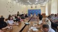 СЕГОДНЯ В ЦЕНТРЕ ВНИМАНИЯ — ТЕ, КТО РАБОТАЕТ ДЛЯ ЛЮДЕЙ
