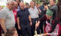 Первый заместитель руководителя Администрации президента России Кириенко попробовал дзыкка - традиционное осетинское блюдо из плавленного сыра с мукой