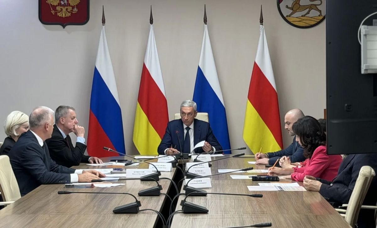Республиканская межведомственная комиссия по противодействию распространения туберкулеза и ВИЧ-инфекции под руководством Председателя Правительства РСО – Алания Бориса Джанаева рассмотрела текущую эпидемиологическую ситуацию... Республиканская межведомственная комиссия по противодействию распространения туберкулеза и ВИЧ-инфекции под руководством Председателя Правительства РСО – Алания Бориса Джанаева рассмотрела текущую эпидемиологическую ситуацию...