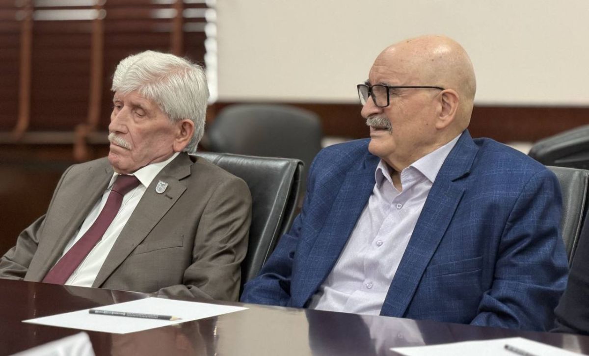 Глава РСО – Алания Сергей Меняйло обсудил с членами Союза художников Северной Осетии ситуацию вокруг художественных мастерских на улице Кирова во Владикавказе, право собственности на которые оспаривается уже несколько лет Глава РСО – Алания Сергей Меняйло обсудил с членами Союза художников Северной Осетии ситуацию вокруг художественных мастерских на улице Кирова во Владикавказе, право собственности на которые оспаривается уже несколько лет