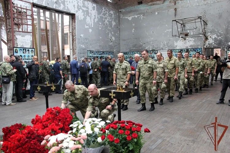 Руководство и личный состав Управления Росгвардии по Республике Северная Осетия-Алания и владикавказского соединения ведомства приняли участие в памятных мероприятиях, приуроченных к 22-й годовщине теракта в школе №1 города... Руководство и личный состав Управления Росгвардии по Республике Северная Осетия-Алания и владикавказского соединения ведомства приняли участие в памятных мероприятиях, приуроченных к 22-й годовщине теракта в школе №1 города...