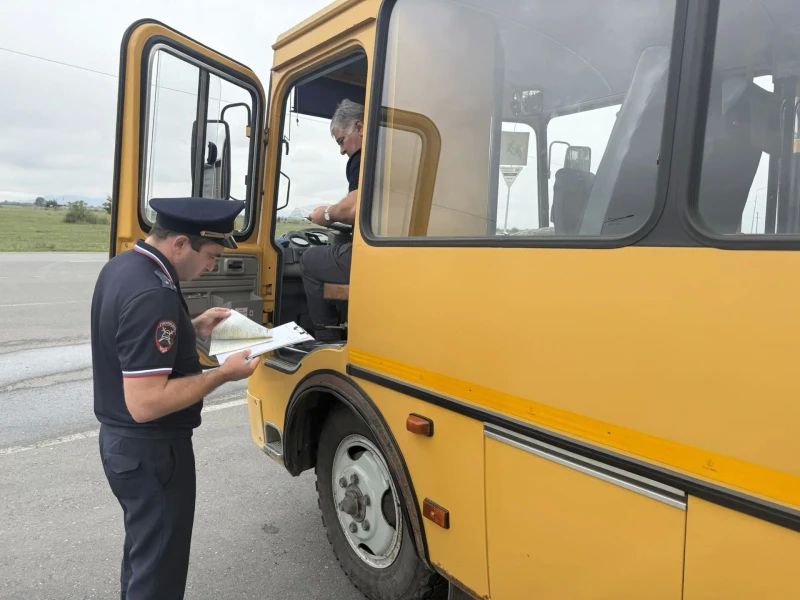 В преддверии нового учебного года сотрудники Госавтоинспекции Дигорского района проверили техническое состояние школьных автобусов В преддверии нового учебного года сотрудники Госавтоинспекции Дигорского района проверили техническое состояние школьных автобусов