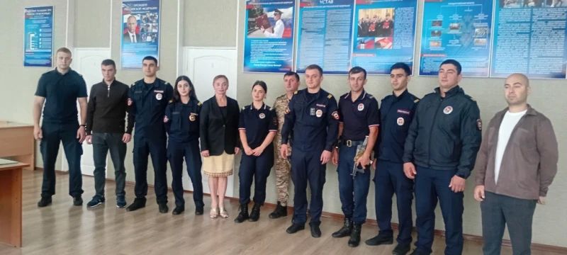В Пригородном районе Северной Осетии общественники поздравили с праздником сотрудников патрульно-постовой службы полиции В Пригородном районе Северной Осетии общественники поздравили с праздником сотрудников патрульно-постовой службы полиции