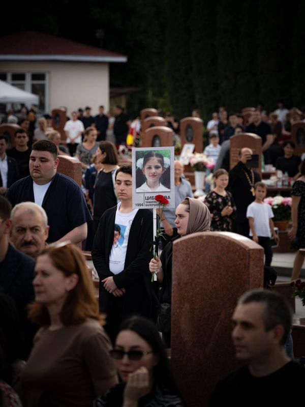 С болью в сердце вспоминаем пострадавших от кровавых рук террористов, и выражаем поддержку их близким С болью в сердце вспоминаем пострадавших от кровавых рук террористов, и выражаем поддержку их близким