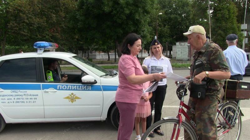 В Моздокском районе Северной Осетии полицейские и общественники провели акцию «Вода - символ жизни» в память о жертвах Беслана В Моздокском районе Северной Осетии полицейские и общественники провели акцию «Вода - символ жизни» в память о жертвах Беслана