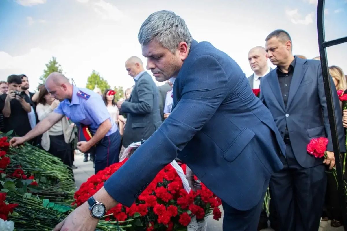 Сегодня в Беслане завершается трехдневная Вахта памяти Сегодня в Беслане завершается трехдневная Вахта памяти
