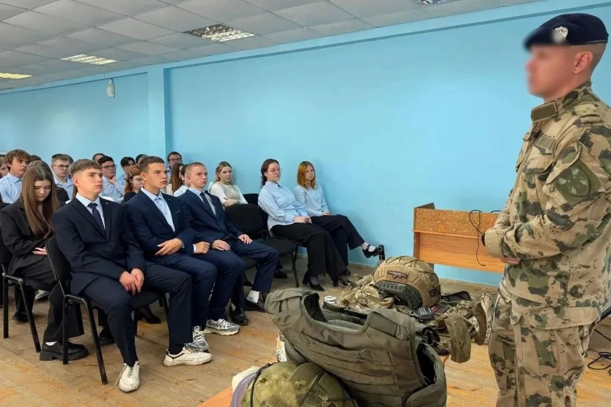 В Приволжье росгвардейцы почтили память жертв терактов в День солидарности в борьбе с терроризмом В Приволжье росгвардейцы почтили память жертв терактов в День солидарности в борьбе с терроризмом