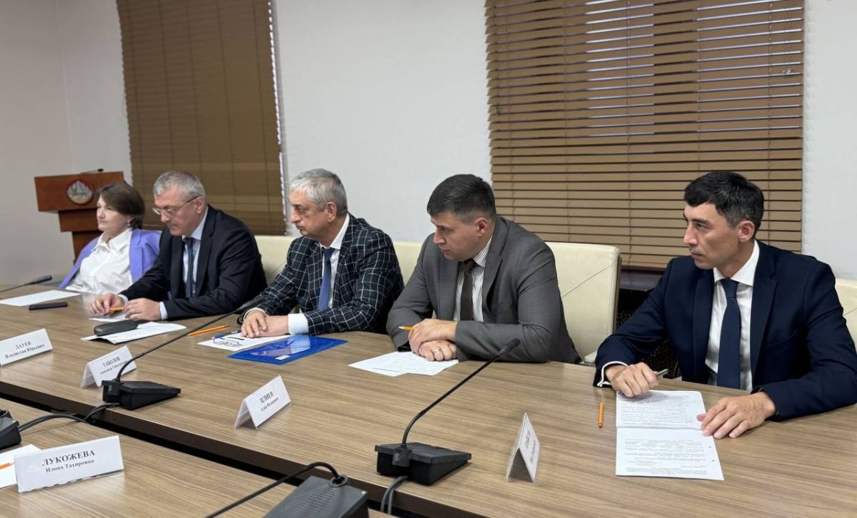 Борис Джанаев провел рабочее совещание по подготовке к отопительному сезону Борис Джанаев провел рабочее совещание по подготовке к отопительному сезону