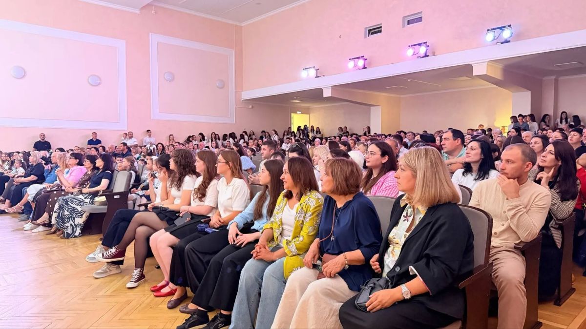 Первый звонок прозвенел в Республиканском лицее искусств Первый звонок прозвенел в Республиканском лицее искусств