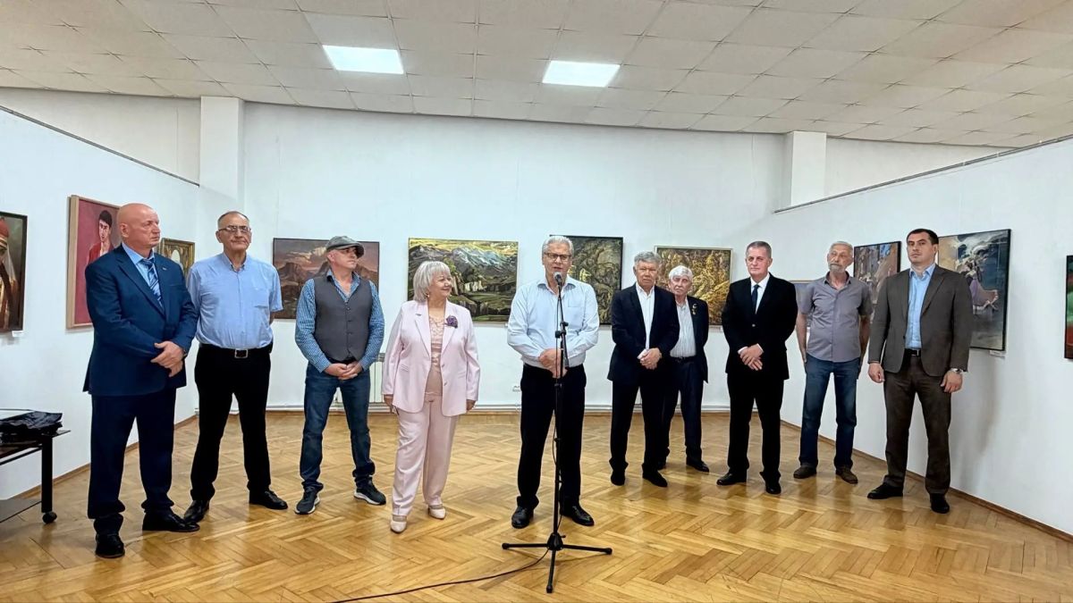 В выставочном зале Союза художников РСО-Алания состоялось открытие выставки «Художники Адыгеи» В выставочном зале Союза художников РСО-Алания состоялось открытие выставки «Художники Адыгеи»