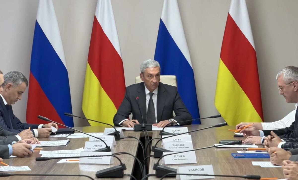 Вопросы подготовки объектов топливно-энергетического комплекса и жилищно-коммунального хозяйства к осенне-зимнему периоду на 2026-2027 годы обсудили на совещании под руководством Председателя Правительства РСО – Алания... Вопросы подготовки объектов топливно-энергетического комплекса и жилищно-коммунального хозяйства к осенне-зимнему периоду на 2026-2027 годы обсудили на совещании под руководством Председателя Правительства РСО – Алания...