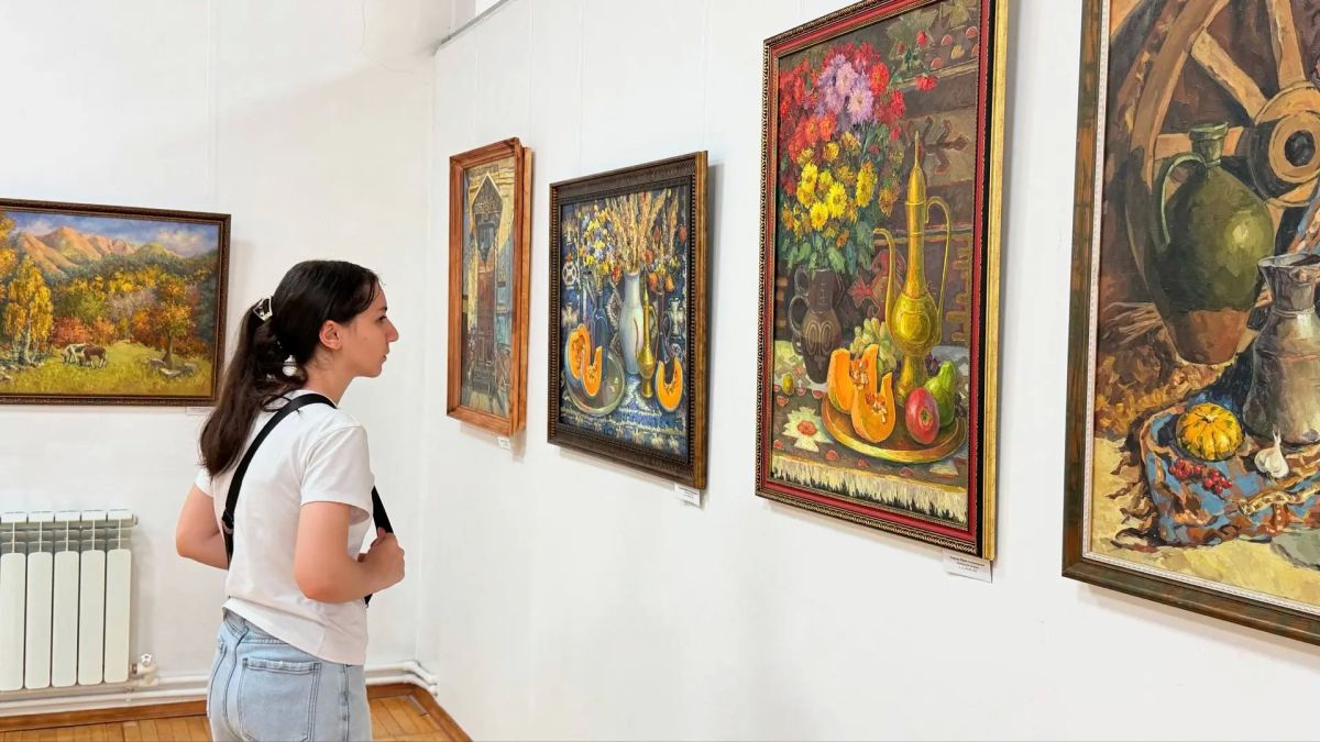 В выставочном зале Союза художников РСО-Алания состоялось открытие выставки «Художники Адыгеи» В выставочном зале Союза художников РСО-Алания состоялось открытие выставки «Художники Адыгеи»