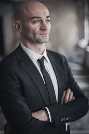 Дмитрий Пимонов сменил Валерия Суанова на посту главного балетмейстера Мариинского театра во Владикавказе Дмитрий Пимонов сменил Валерия Суанова на посту главного балетмейстера Мариинского театра во Владикавказе