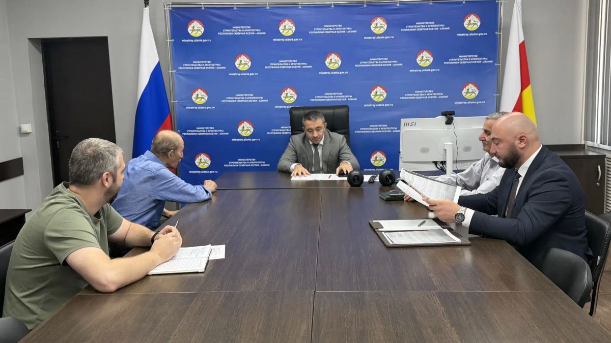 Первый заместитель министра строительства и архитектуры Алан Техов провёл личный приём граждан Первый заместитель министра строительства и архитектуры Алан Техов провёл личный приём граждан