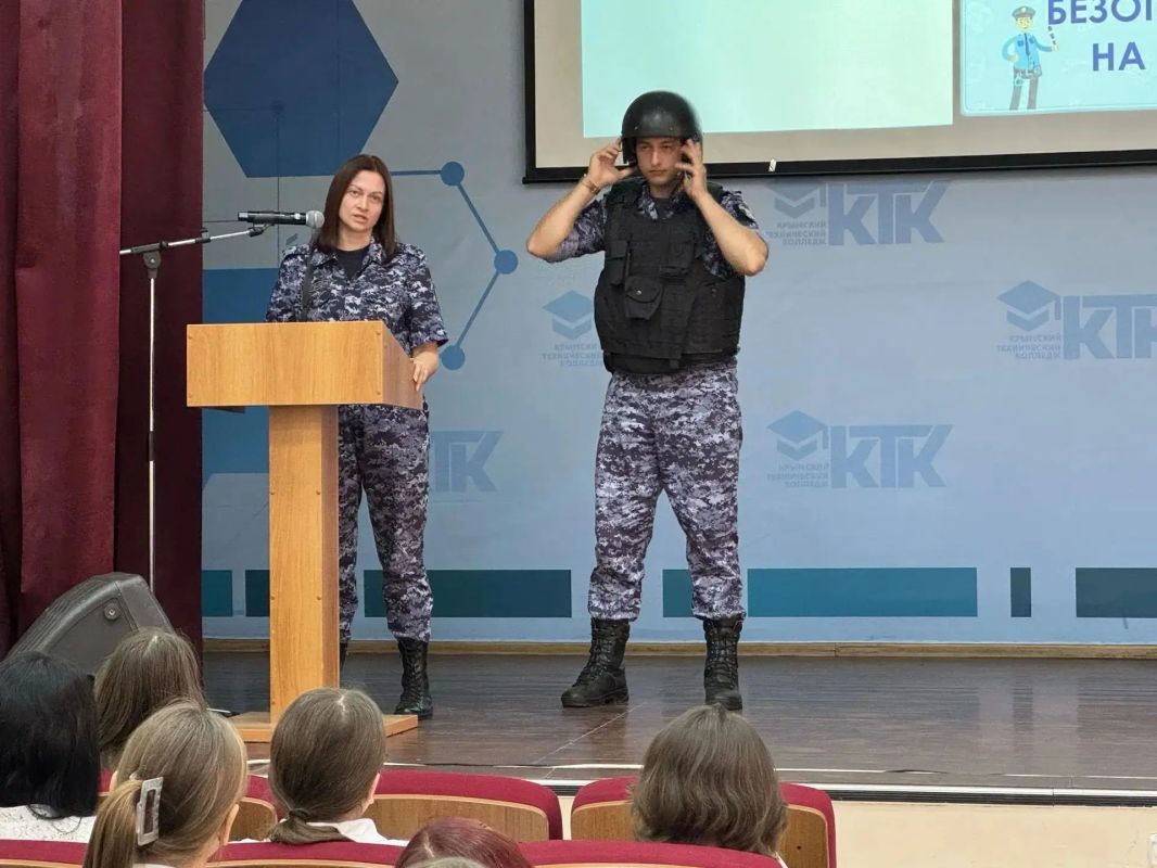 Транспортные полицейские приняли участие в уроке мужества, посвящённый Дню солидарности в борьбе с терроризмом Транспортные полицейские приняли участие в уроке мужества, посвящённый Дню солидарности в борьбе с терроризмом
